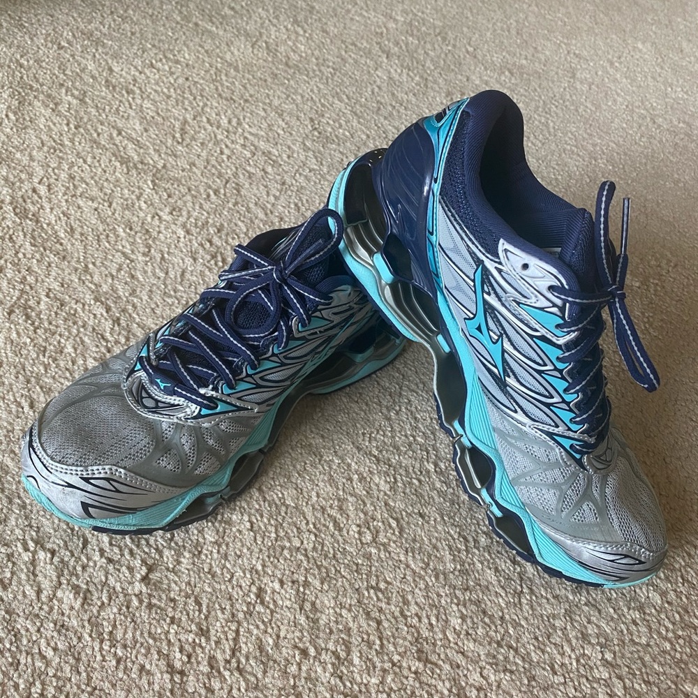 Mizuno running shoe wave size 7,5 like new